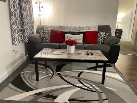 Successful Airbnb property: Stylish Midtown 2Bed/2Bath Suite in Hough