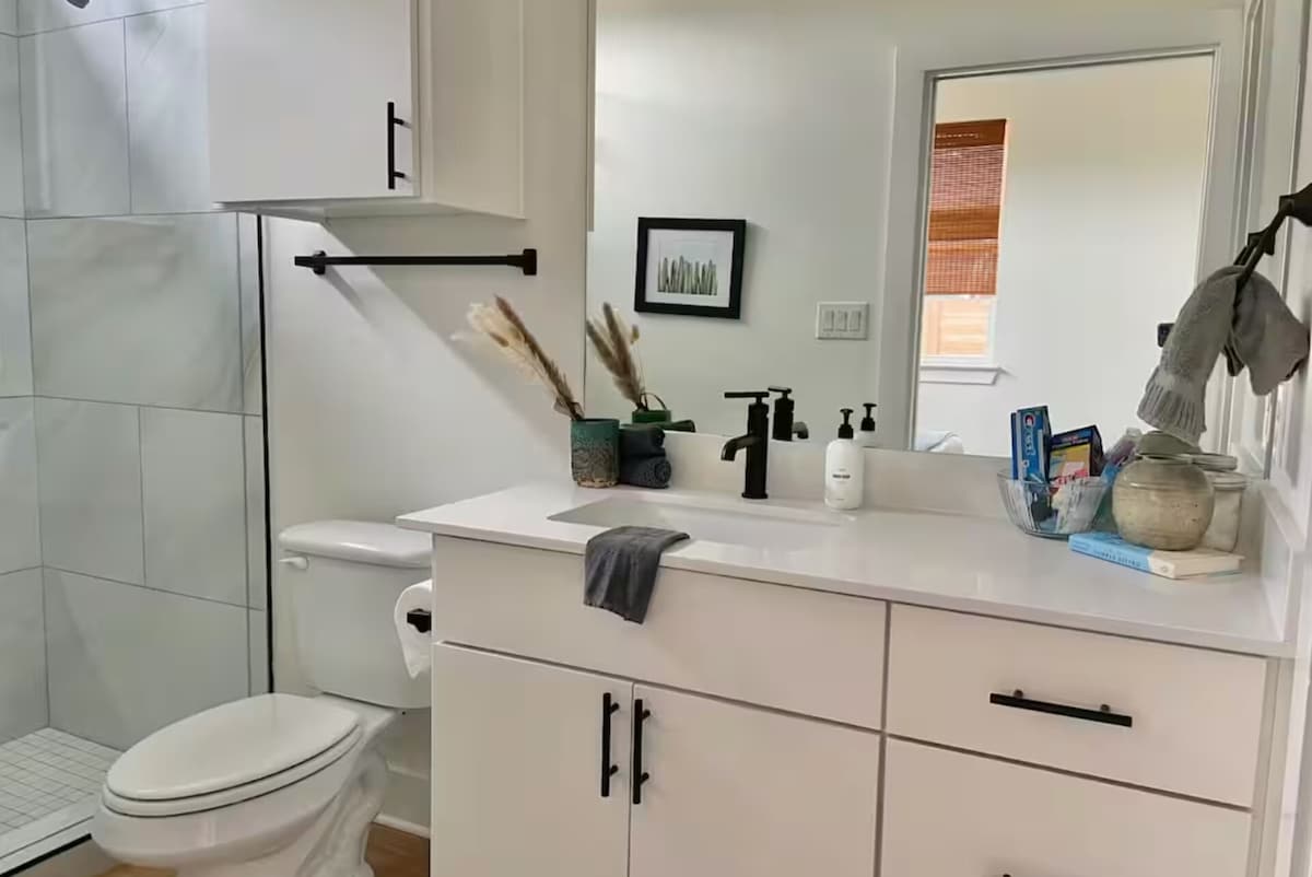 Luna House | Close to Airport | Kitchenette