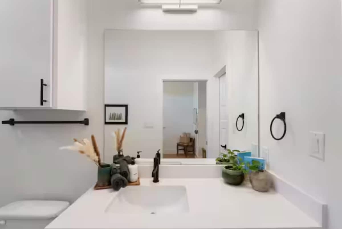 Luna House | Close to Airport | Kitchenette