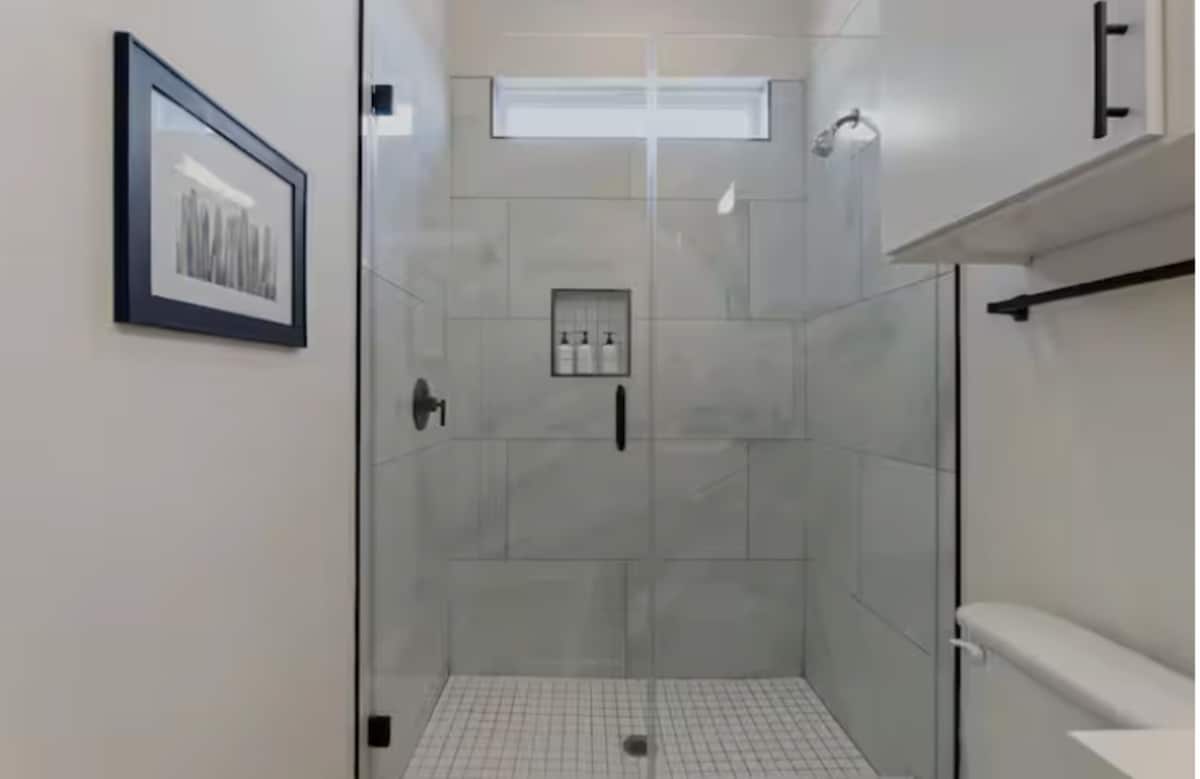 Luna House | Close to Airport | Kitchenette
