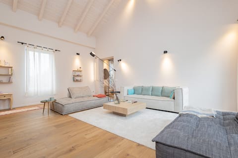 The Artists' Residence_Free Parking & Comfort