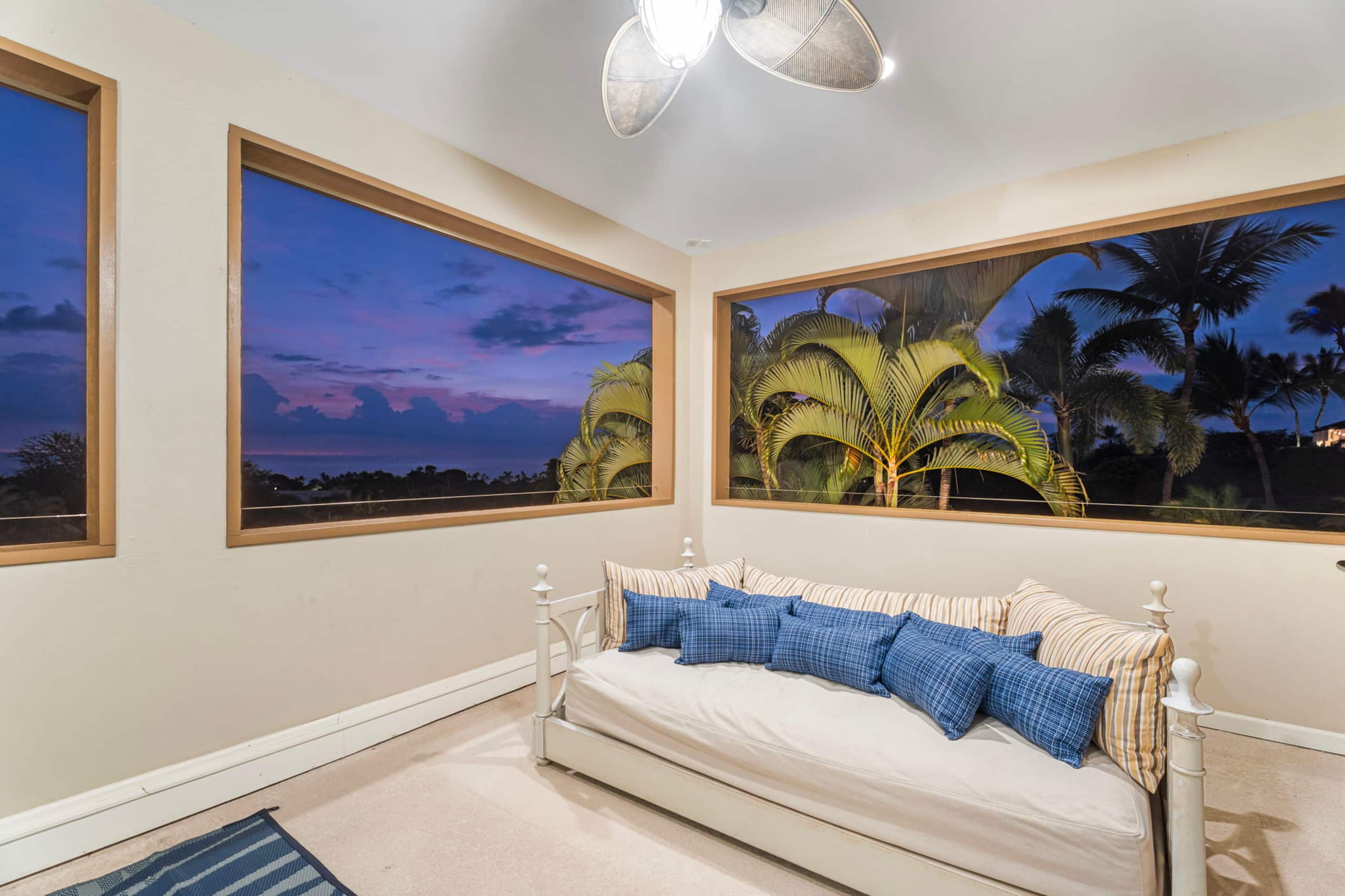 Home in Kailua-Kona · ★4.88 · 4 bedrooms · 6 beds · 3.5 baths - Image 37