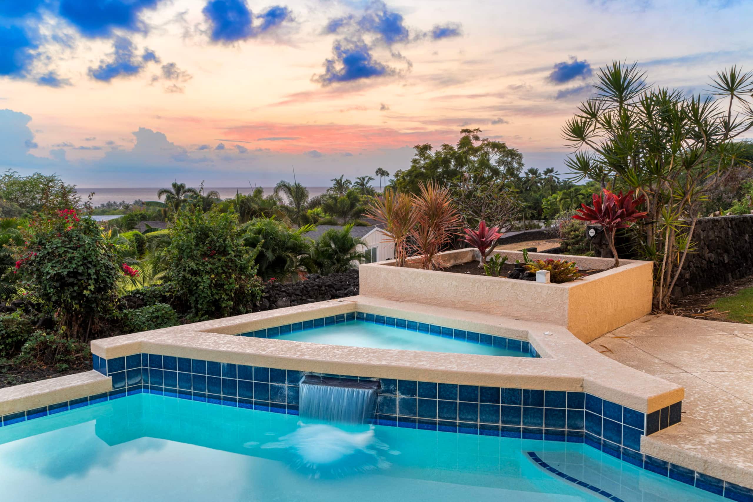 Home in Kailua-Kona · ★4.88 · 4 bedrooms · 6 beds · 3.5 baths - Image 50