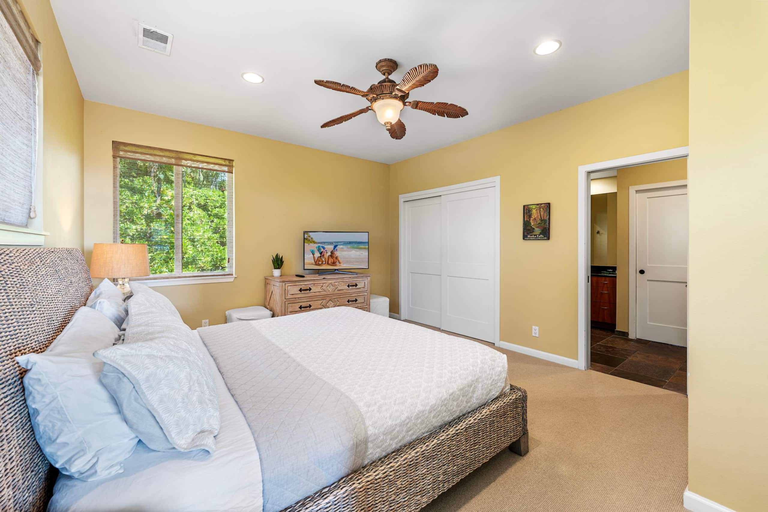 Home in Kailua-Kona · ★4.88 · 4 bedrooms · 6 beds · 3.5 baths - Image 7