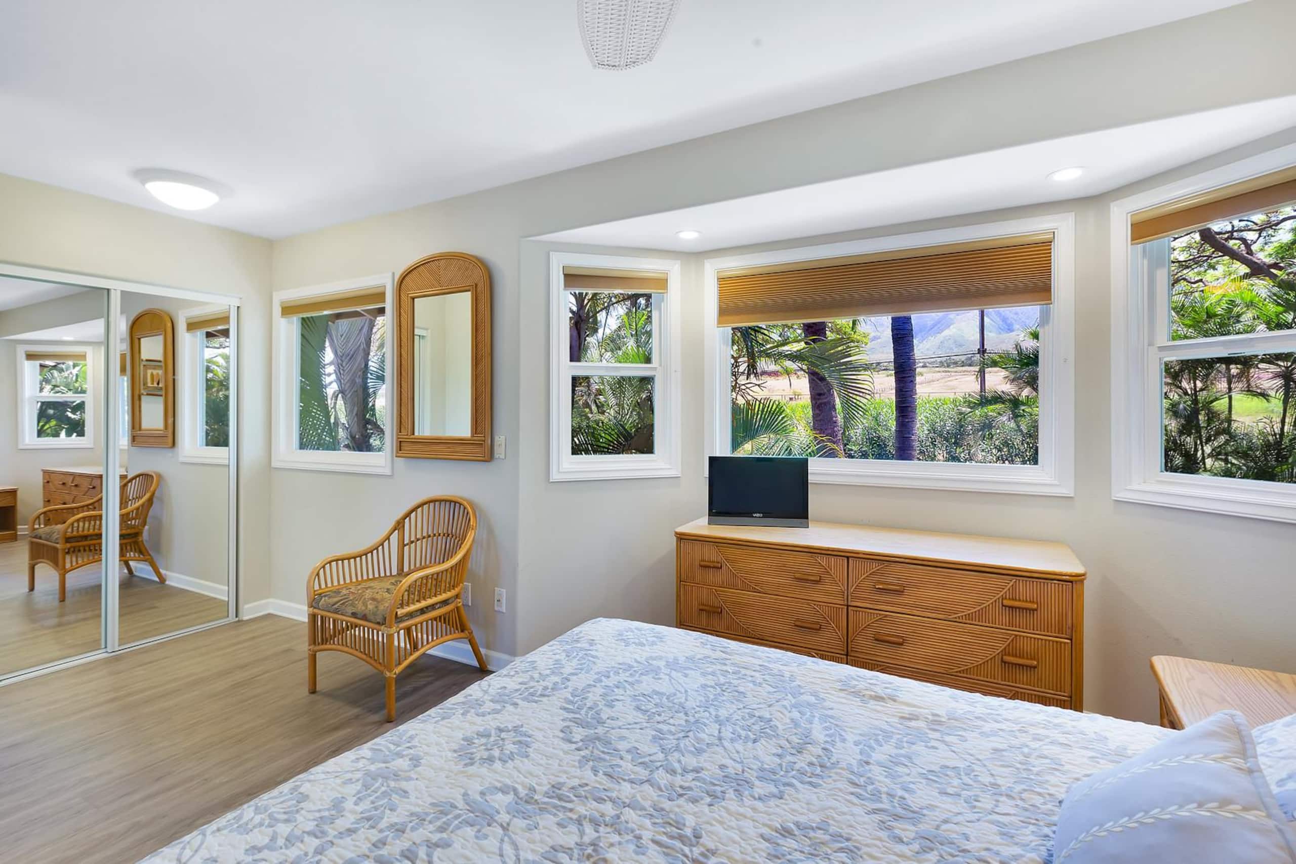 272-1 Amazing views. Oceanfront! - Image 16