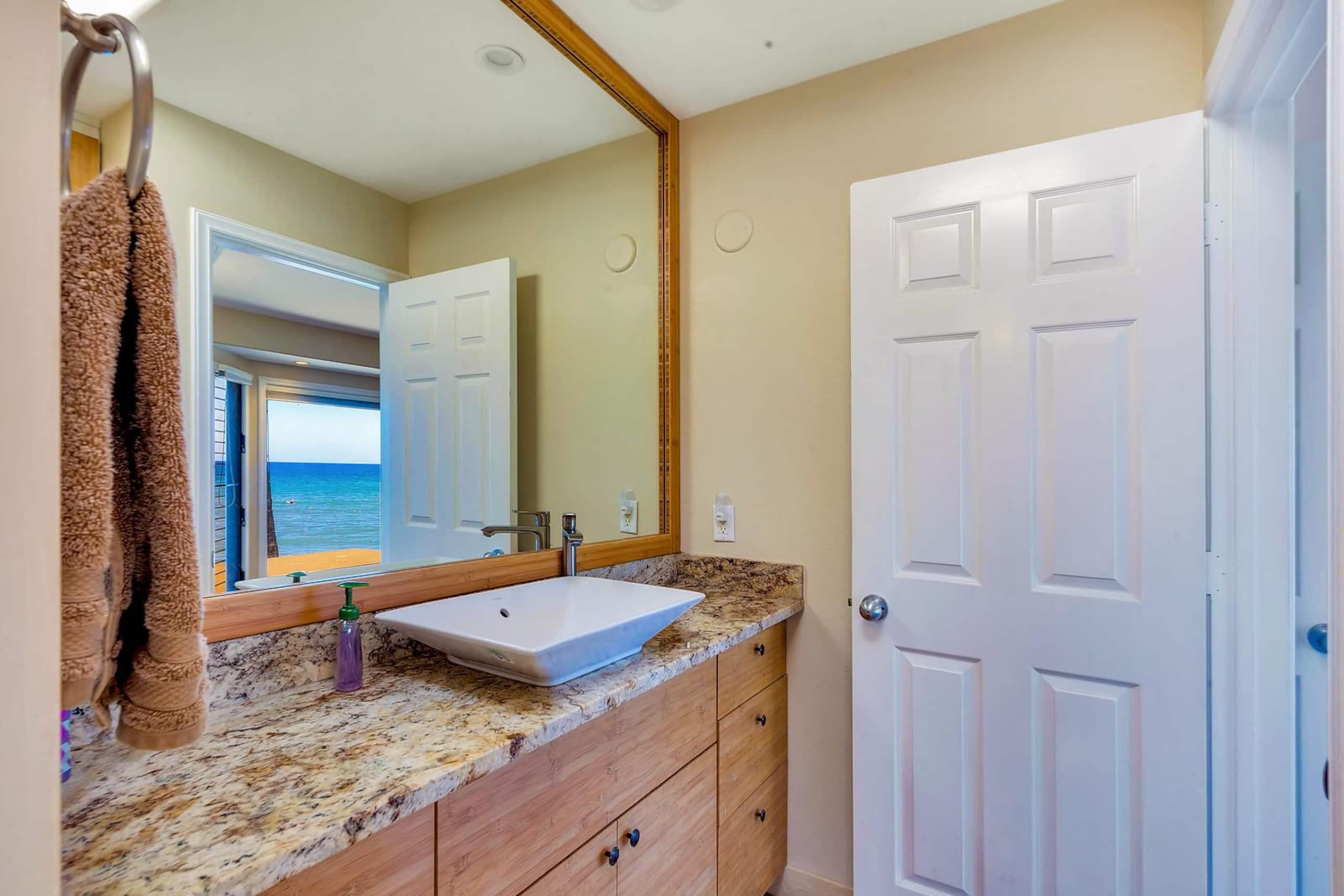 272-1 Amazing views. Oceanfront! - Image 21