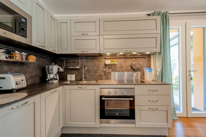 Dependance gallery image 5