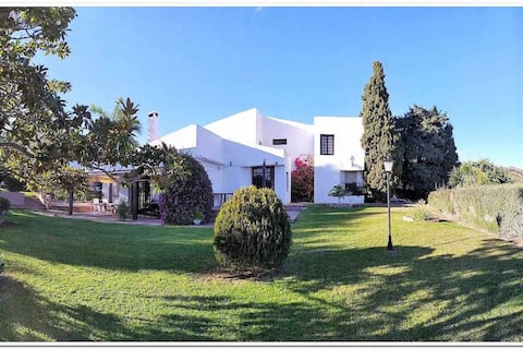 Cortijo Alberca Blanca Beach