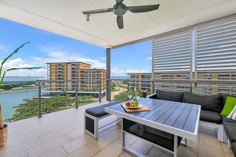 Waterfront Monsoon Suite: 2 Bed, 2 Bath Apt