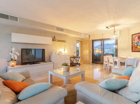 Successful Airbnb property: Sky-High Luxury Penthouse with Amazing Sea Views in Manilva