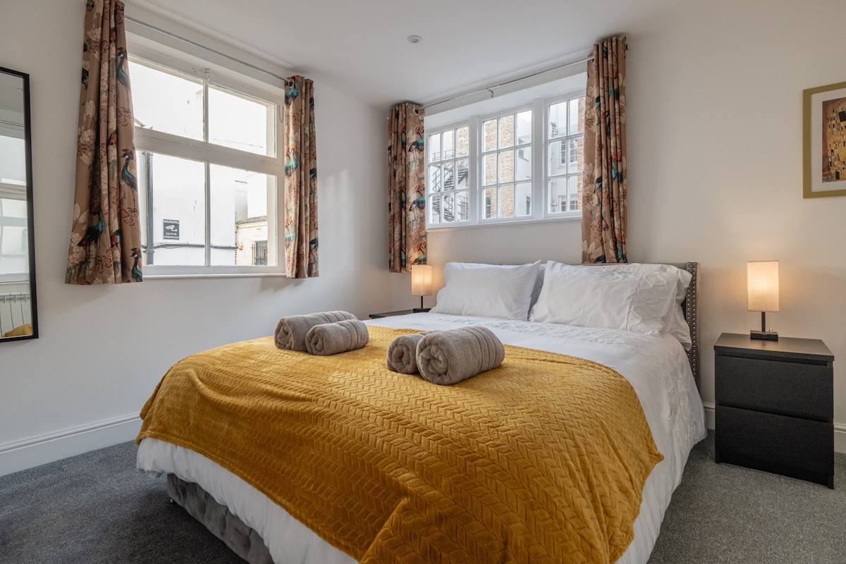 Rich Hall Photography_Clarence Parade No.2-36 (1)