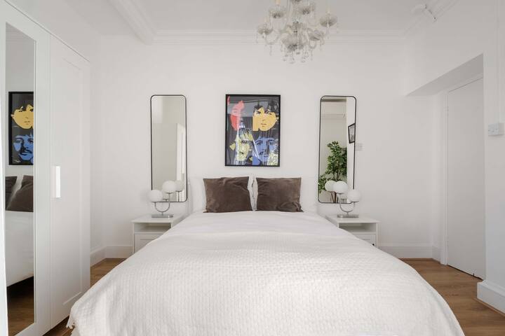Elegant 2BR w/ Air Con | Harley Street, Marylebone gallery image 4