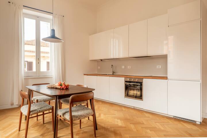 Colosseum bright apartment by Romeloft gallery image 5