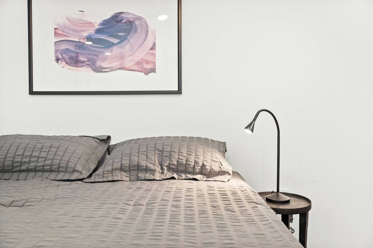 Charming Loft in DT ATX | Short Walk to Rainey St