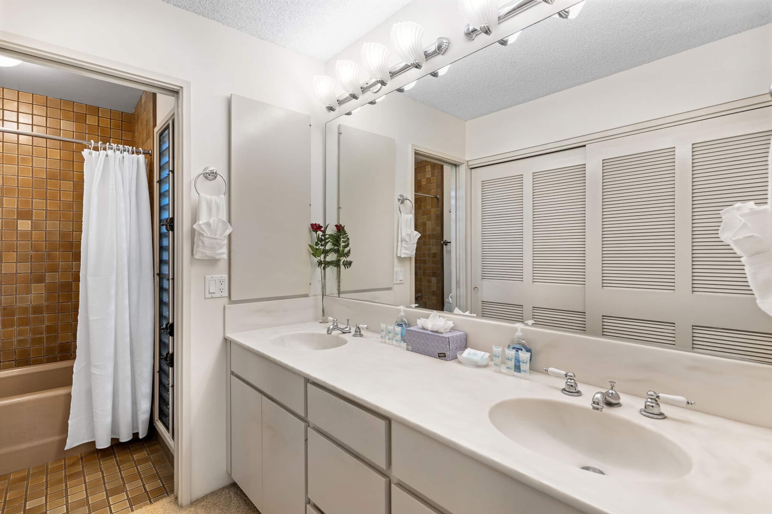 Condo in Kihei · ★4.4 · 2 bedrooms · 3 beds · 2.5 private baths - Image 34