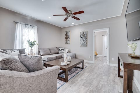 7 Mi to Downtown: East Los Angeles Apartment