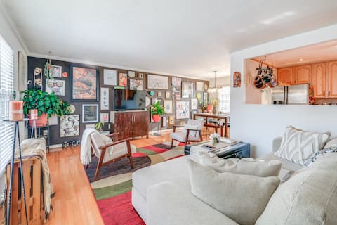 Near Golfing & Green Spaces: Upper Marlboro Home