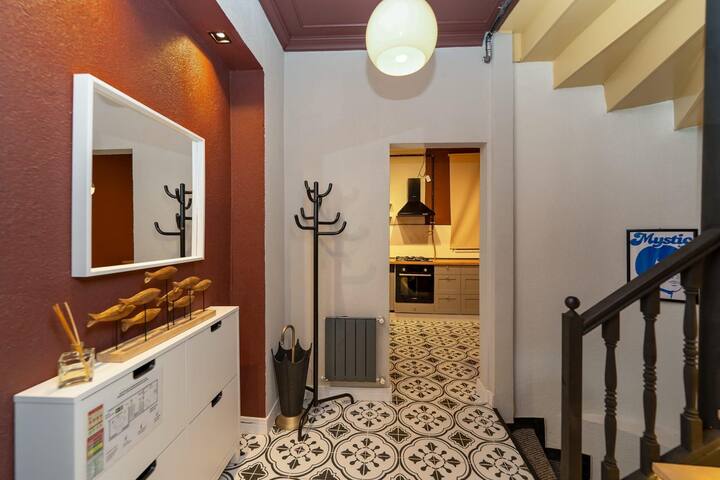 Whole building 4 bedrs central location gallery image 4