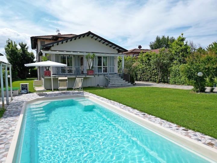 Villa With Pool Near Sea, A/c, Garden - Italien