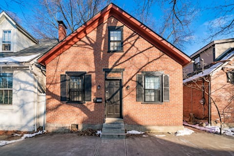 Top Airbnb: NEW Charming City Park 2-story/Pets OK in German Village
