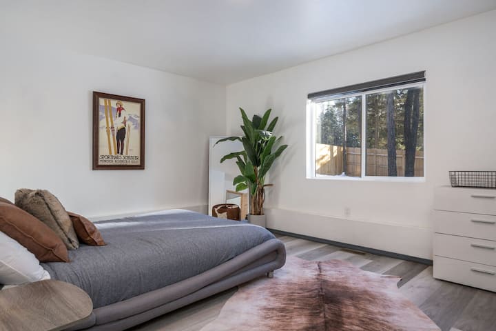 Enjoy the Morning Sunlight | Main Level