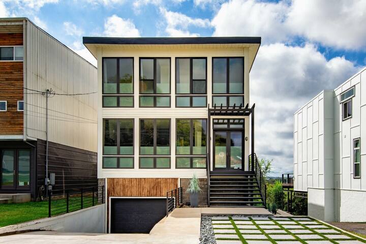 Luxury Stay w/ Large Rooms & Blackout Curtains gallery image 2