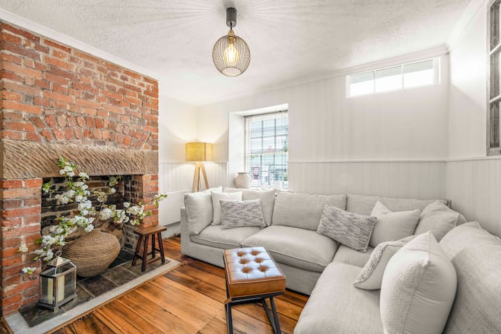 Stylish 3 Bedroom Townhouse – Hobart CBD