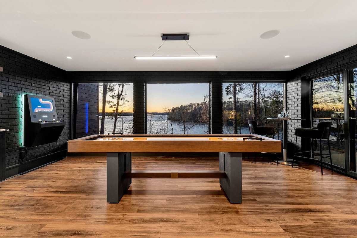 Gatsby Luxury Lake Lanier
