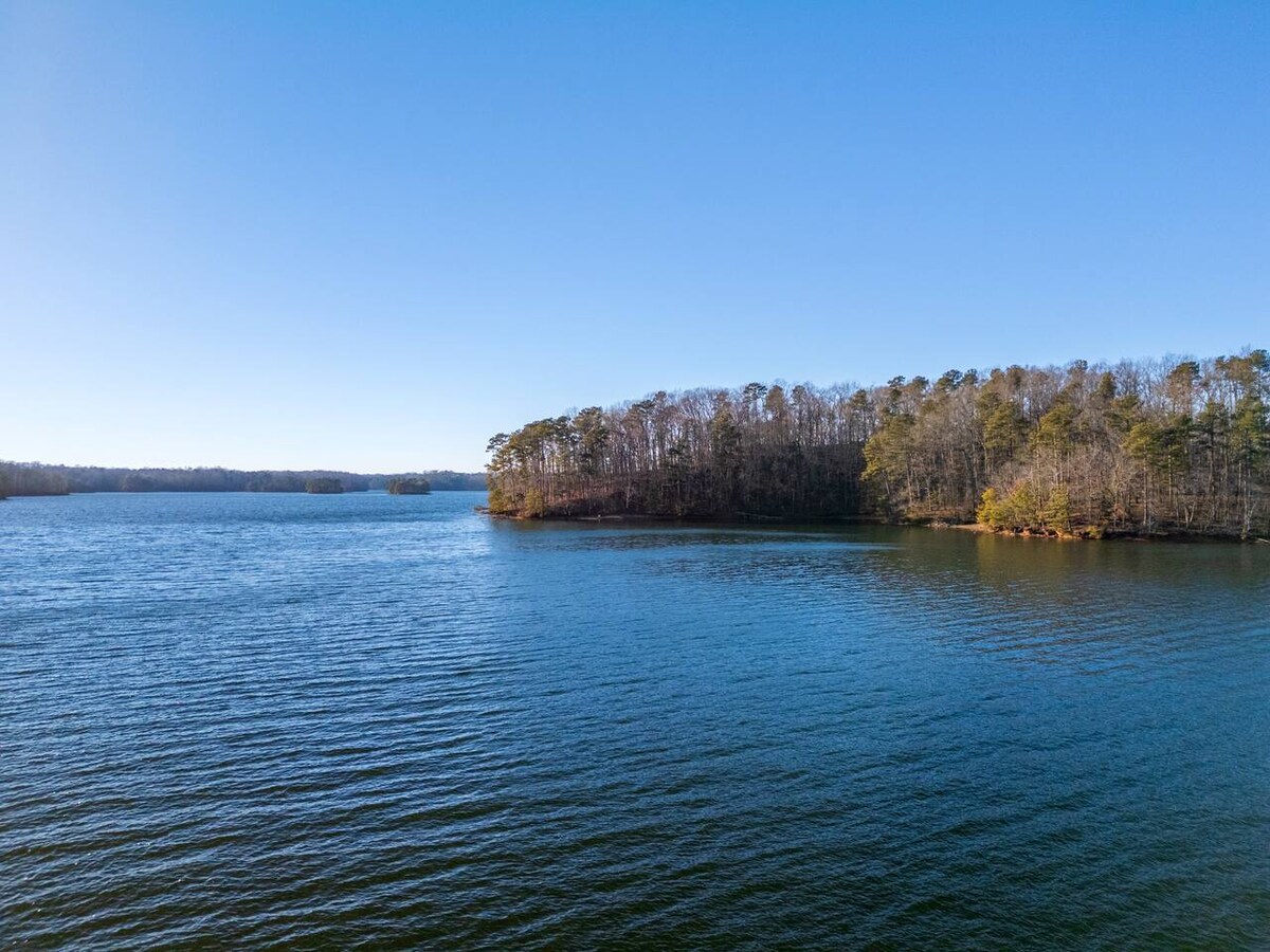 Gatsby Luxury Lake Lanier