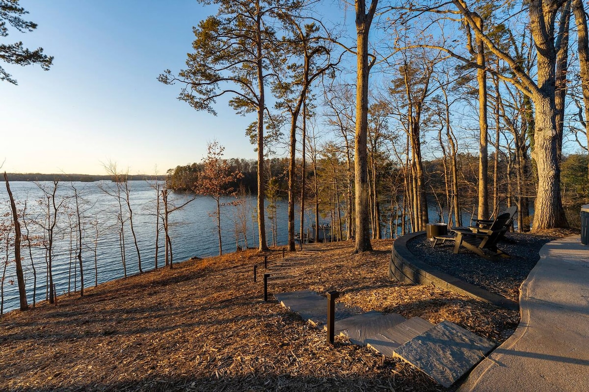 Gatsby Luxury Lake Lanier