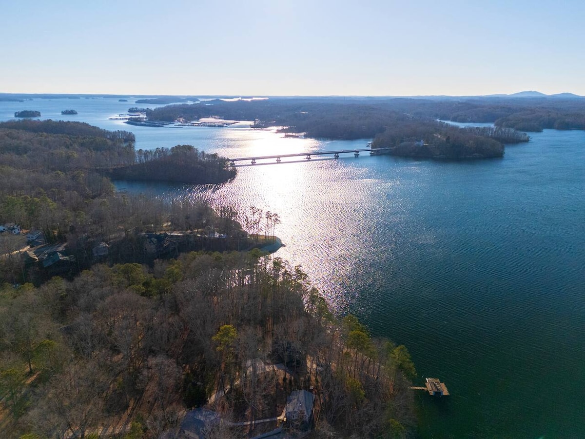 Gatsby Luxury Lake Lanier