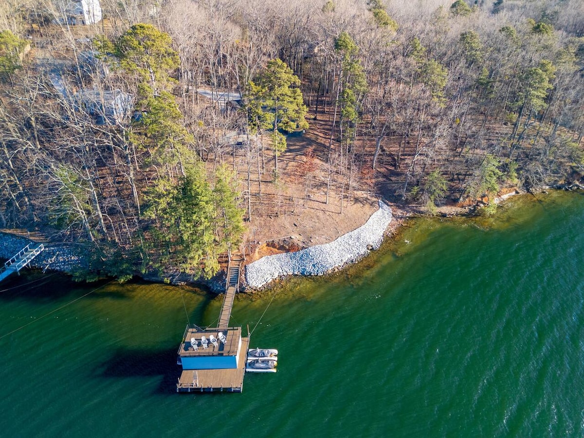 Gatsby Luxury Lake Lanier