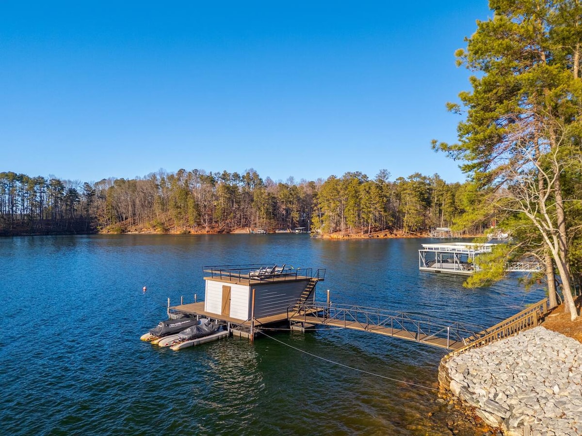 Gatsby Luxury Lake Lanier