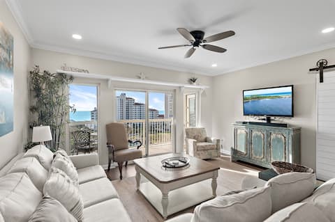 Top performing Airbnb: Beautifully Decorated Condo - Gorgeous Gulf Views in Crestview / Fort Walton Beach / Destin
