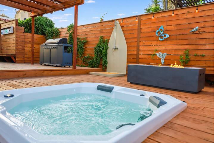 NearBalboaPark|Spacious4BR | New HotTubwithPatio gallery image 2