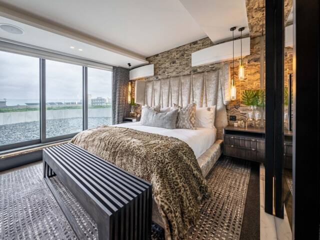 Aurum Apartment 101 gallery image 2