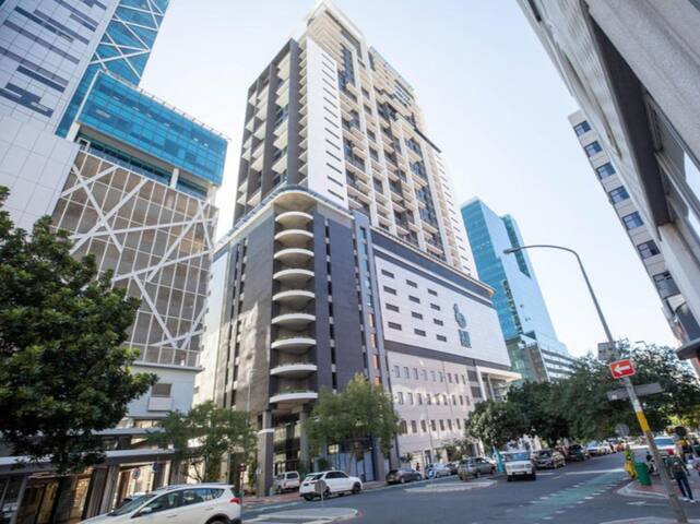 16 on Bree Unit 1713 gallery image 2