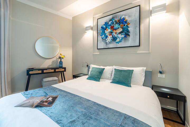 Bright 3BD Apartment near Santa Croce.Teatro Verdi gallery image 2