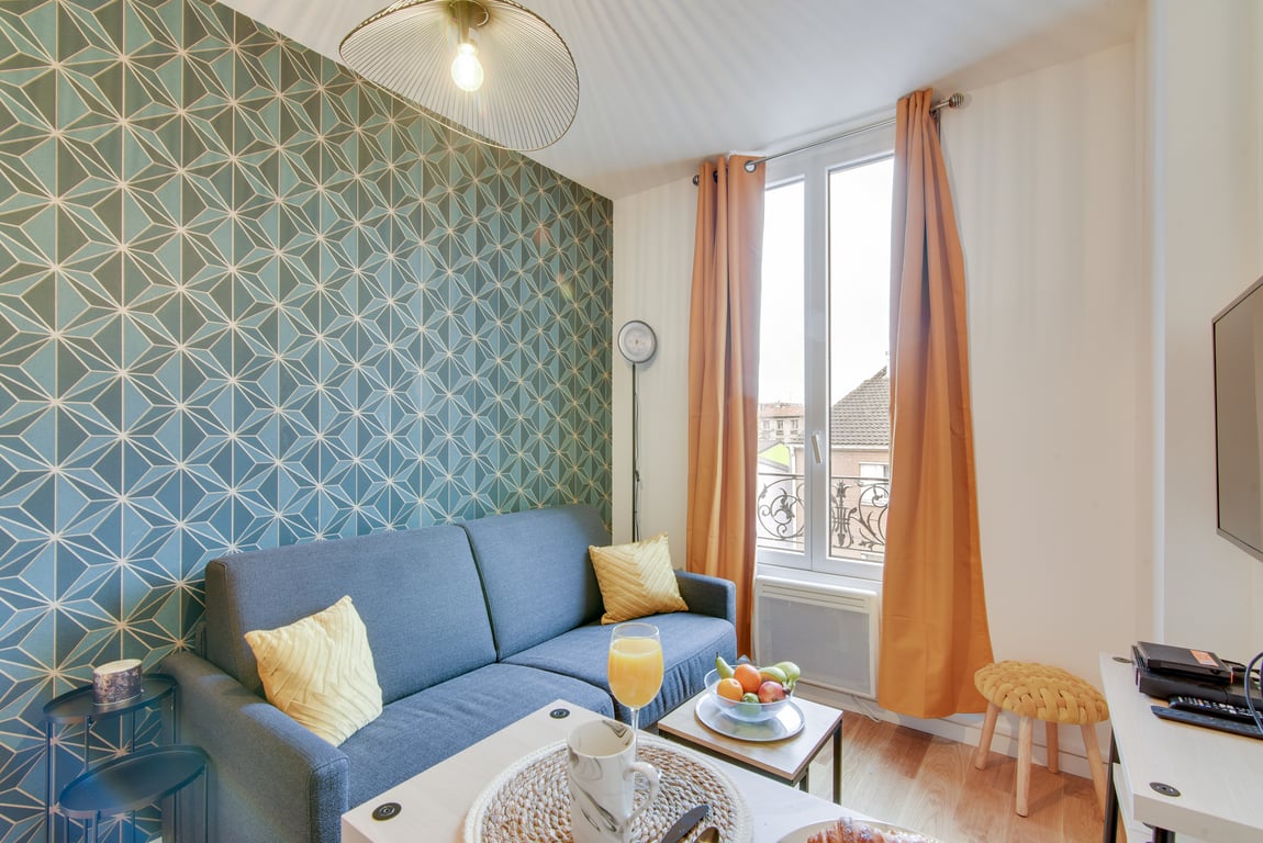 Top performing Airbnb: TBS 141 - Bright and elegant apartment in Bagnolet