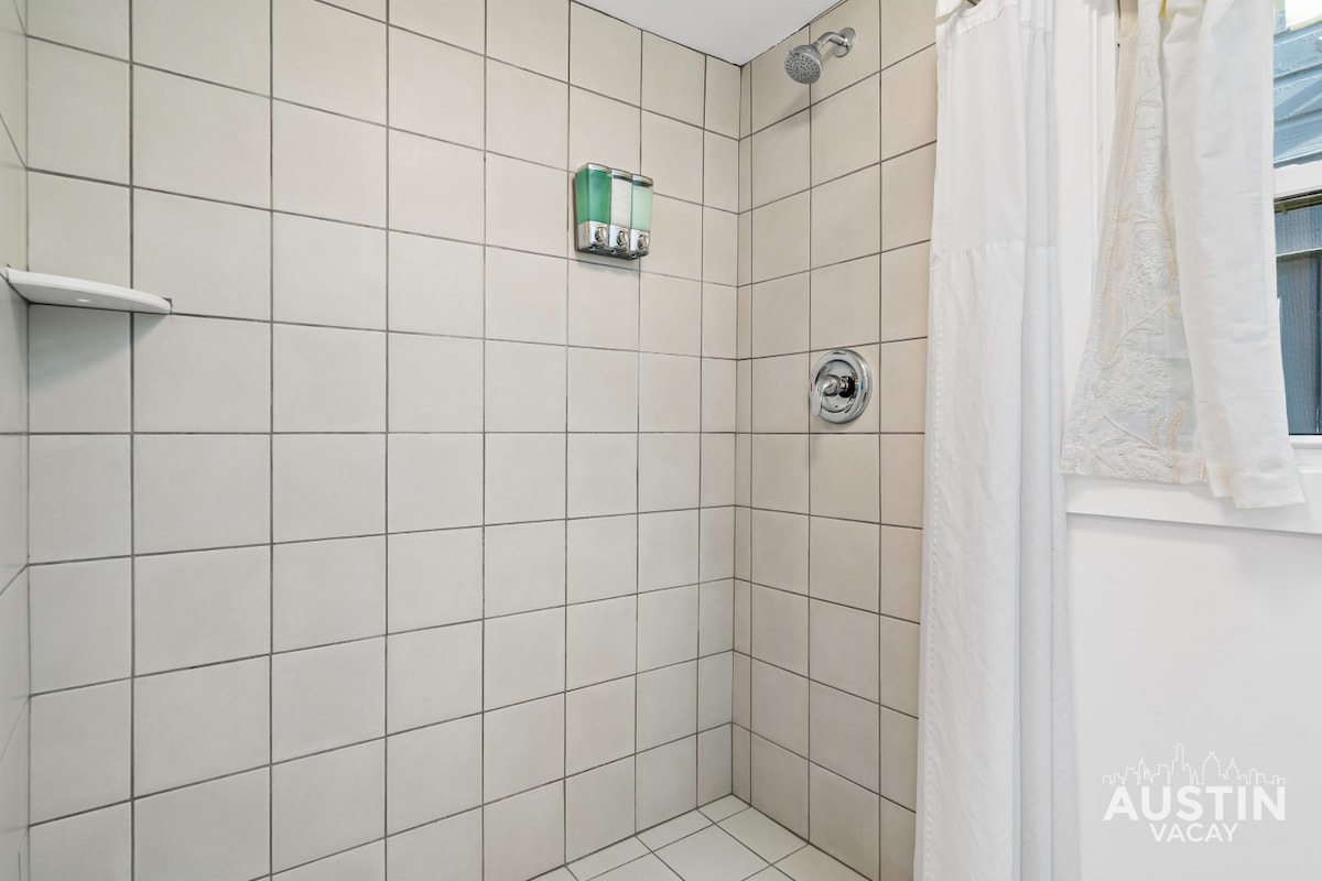 Near E. Austin w/ Parking | Dog-Friendly Bungalow