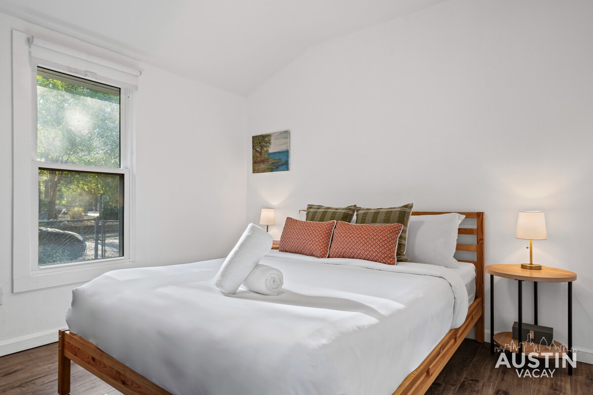 Near E. Austin w/ Parking | Dog-Friendly Bungalow