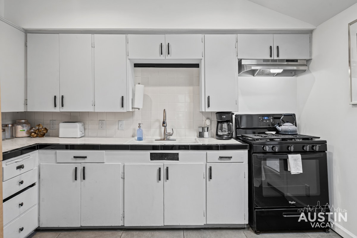 Near E. Austin w/ Parking | Dog-Friendly Bungalow