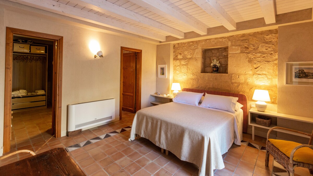 საძინებელი 1