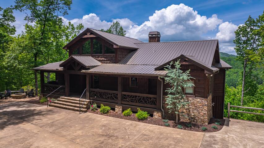 Mountain Top Cabin Rentals managed Airbnb listing 2
