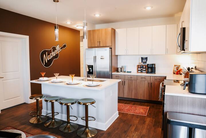 Charming 3BR W/ Pool Steps from Downtown Nash gallery image 2