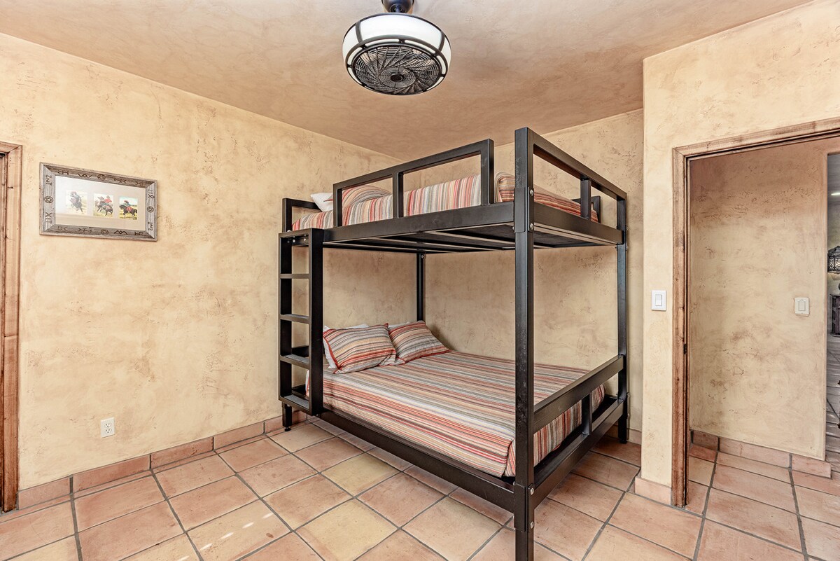 Спалня 2: двойни двуетажни легла