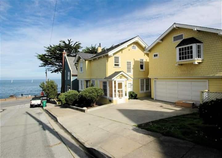 3119 Yellow House Guest - Almost Oceanfront! - Monterey