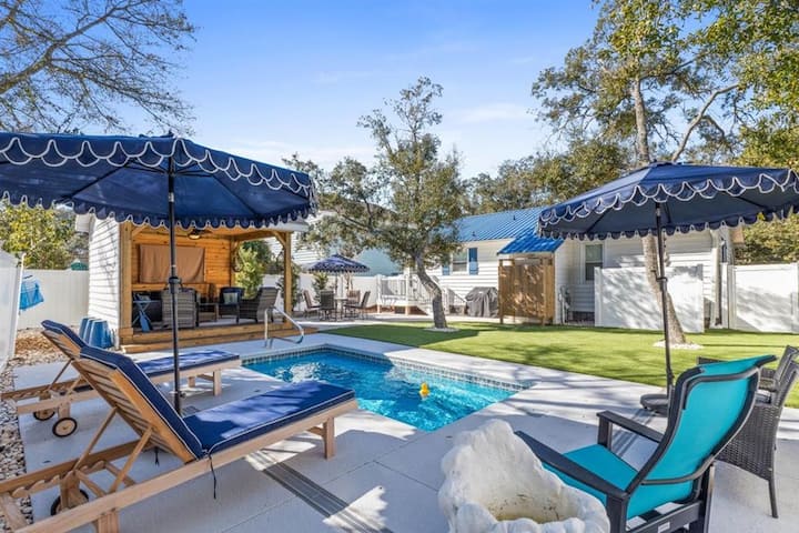 Charming 3br House With Private Pool In Oak Island - Oak Island, NC
