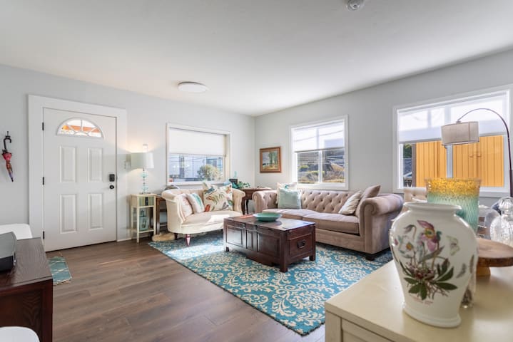 Grandmillennial-Style | UW Cap Hill | EV Charging