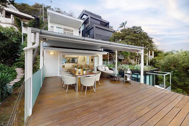 Cliff house & Grand harbour view gallery image 2